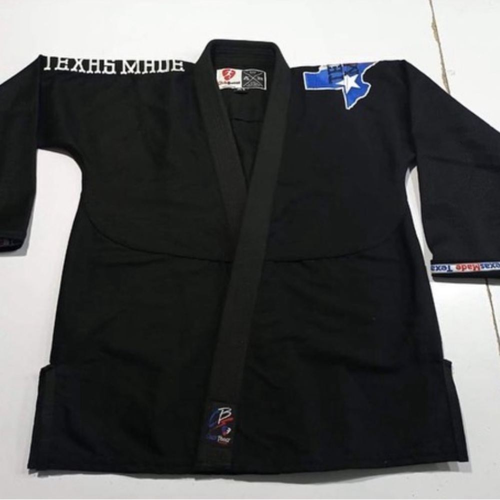 TexasMade Kimono. A0 Black, lightweight BJJ gi.